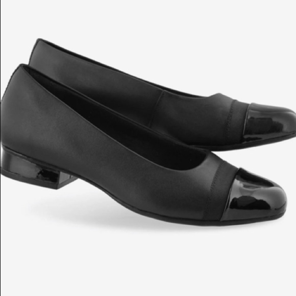 CLARKS HEEL